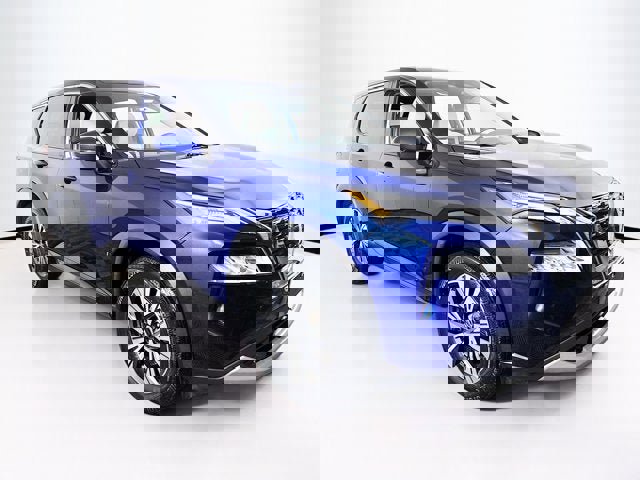 Used 2021 Nissan Rogue SV image 3