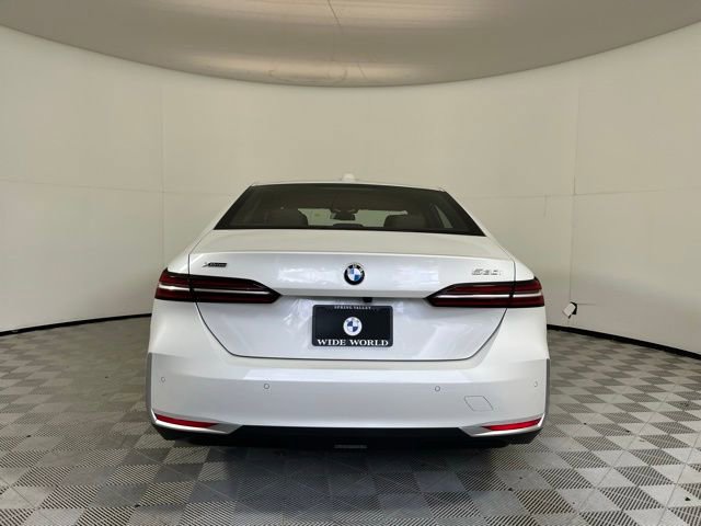 Used 2026 BMW 530i xDrive AWD/4WD image 6