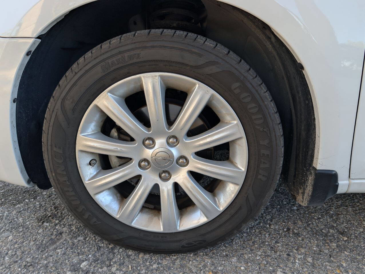 Used 2012 Chrysler 200 Touring image 26