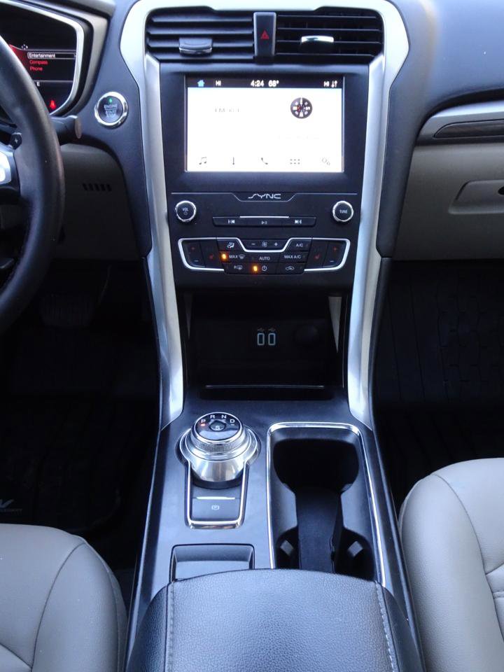 Used 2019 Ford Fusion SEL image 20