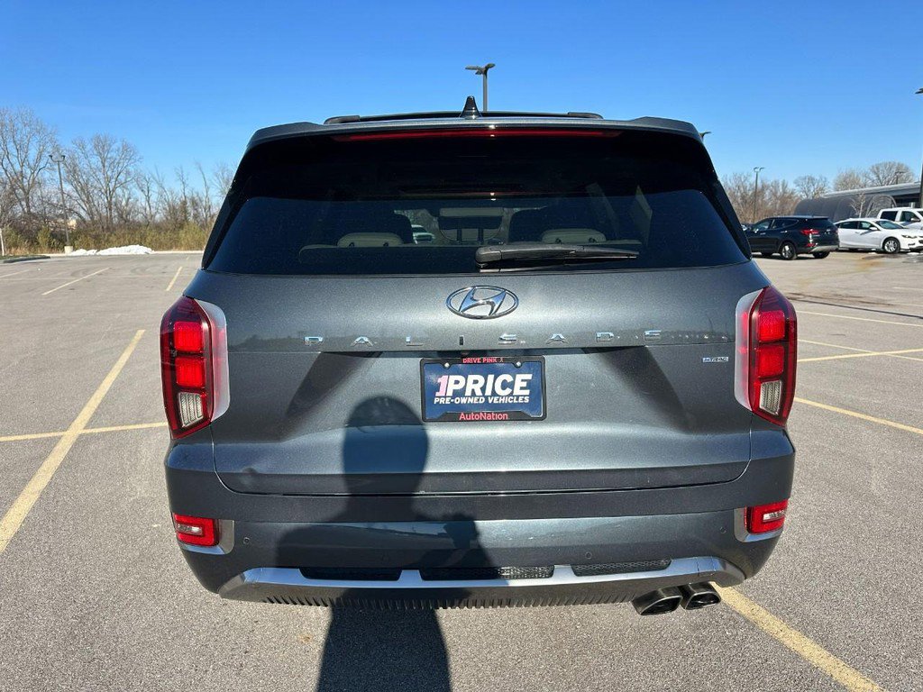 Used 2022 Hyundai Palisade Calligraphy image 4