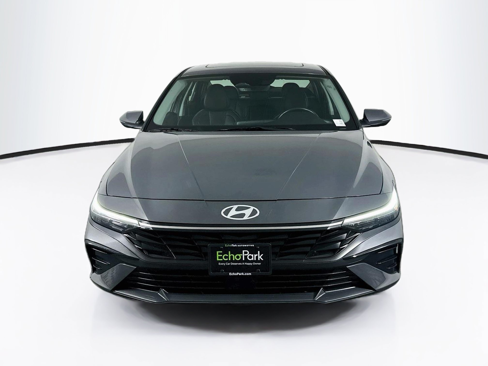 Used 2025 Hyundai Elantra Limited FWD image 2