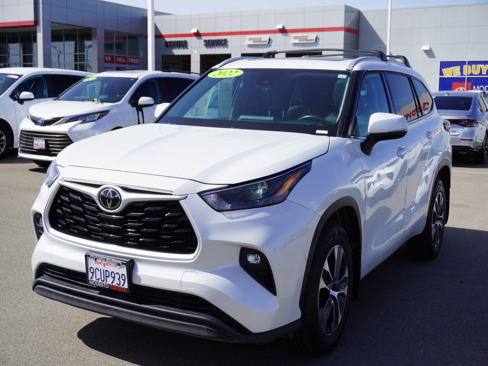 Used 2022 Toyota Highlander XLE image 7