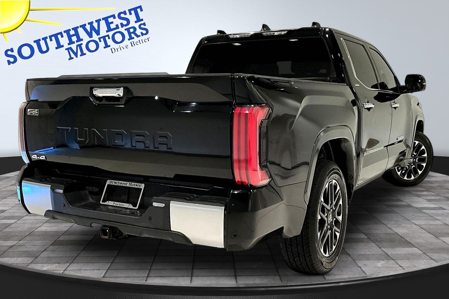 Used 2025 Toyota Tundra Limited AWD/4WD image 7