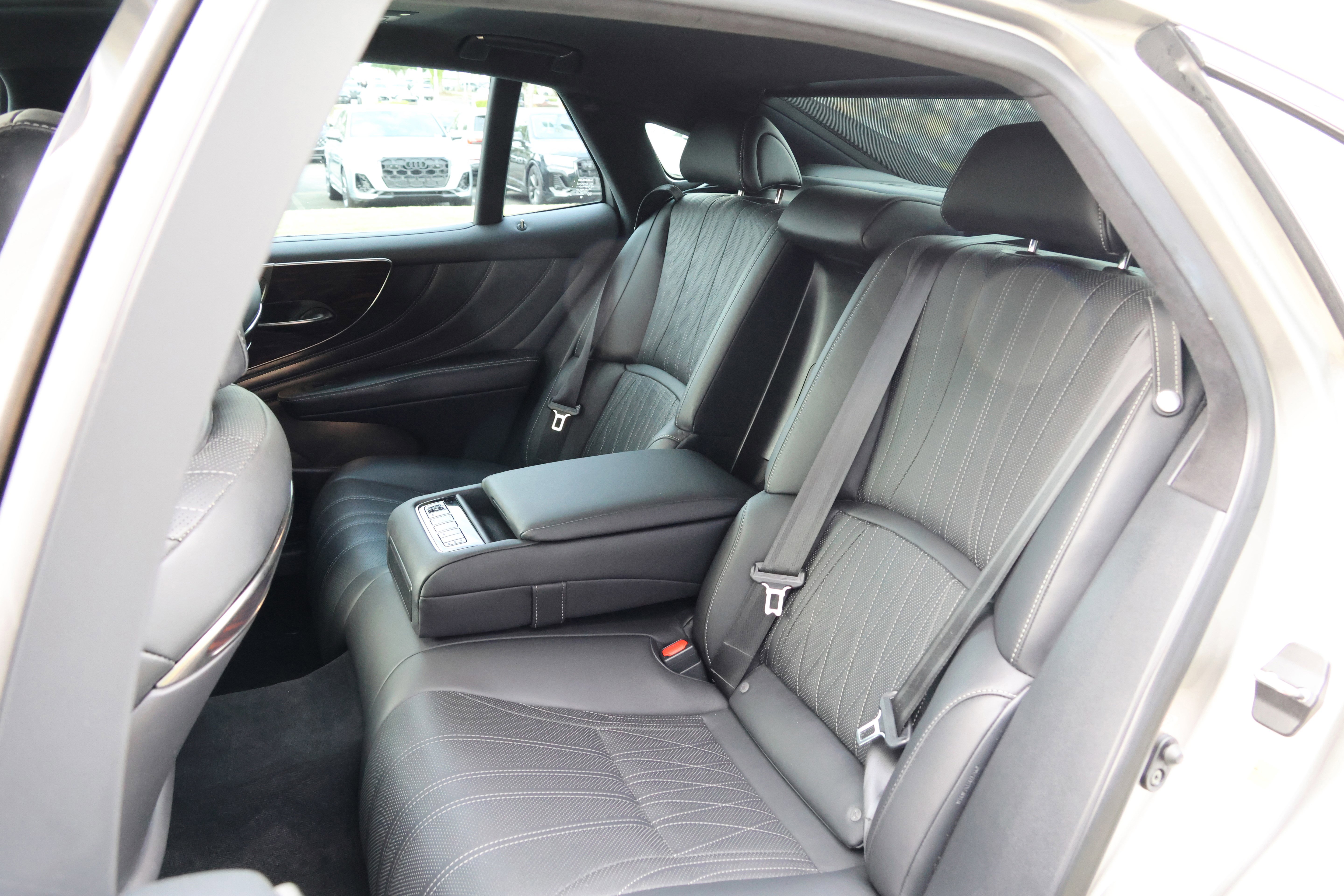 Used 2021 Lexus LS 500 w/ Interior Upgrade Package RWD image 34