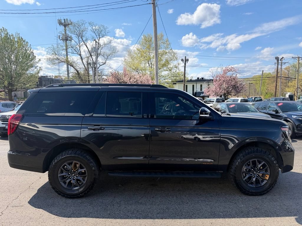 Used 2025 Ford Expedition Tremor AWD/4WD image 10