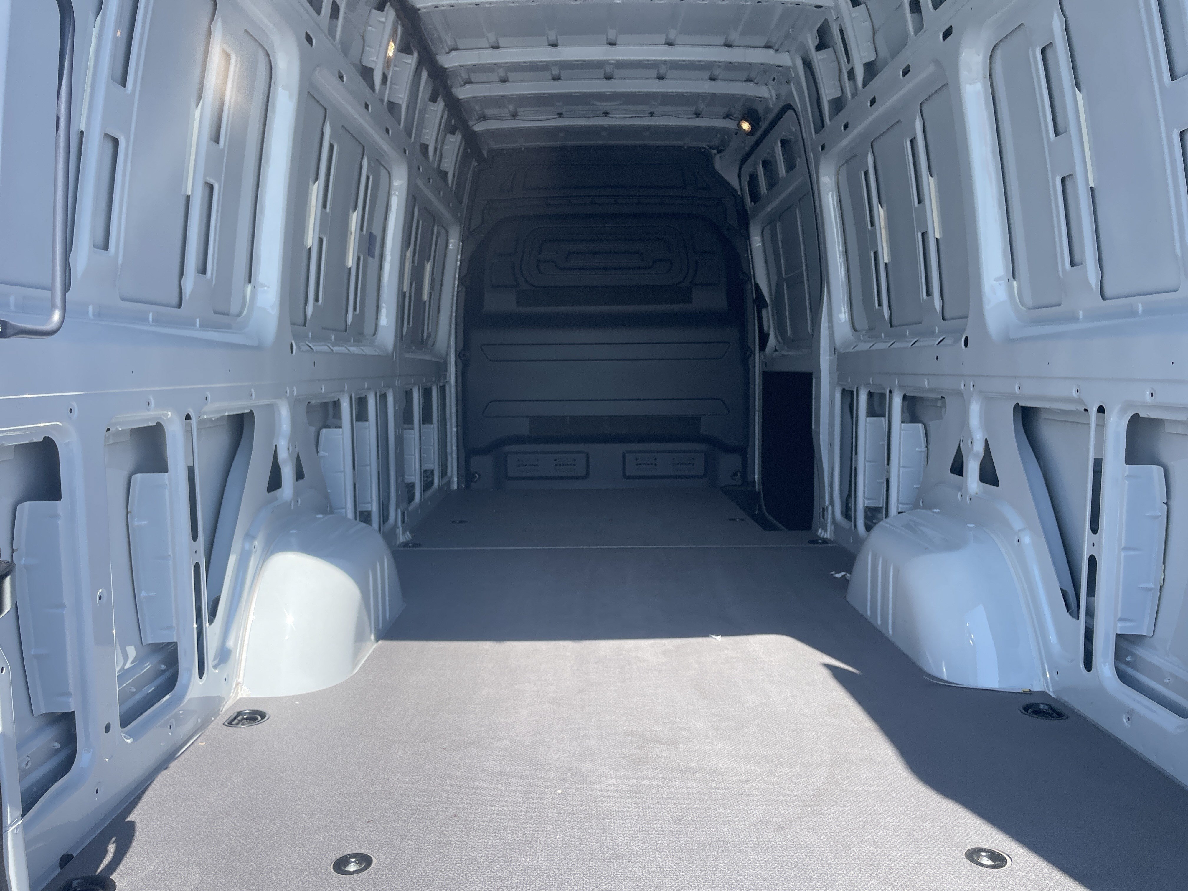 Used 2025 Mercedes-Benz eSprinter 170 Cargo image 29