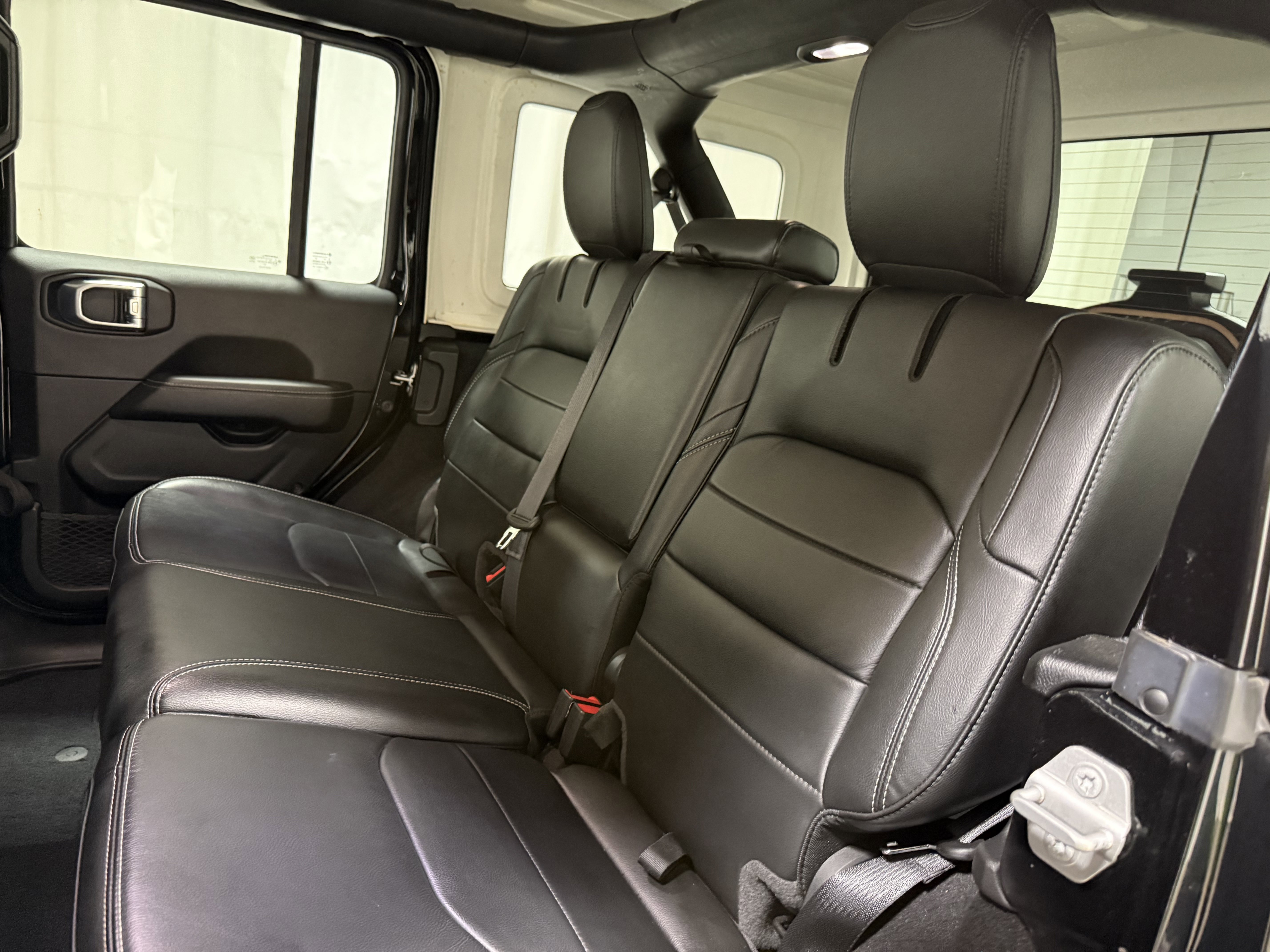 Used 2022 Jeep Wrangler Unlimited Sahara image 19