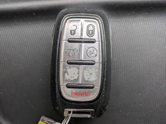 Used 2019 Chrysler Pacifica Touring-L FWD image 32