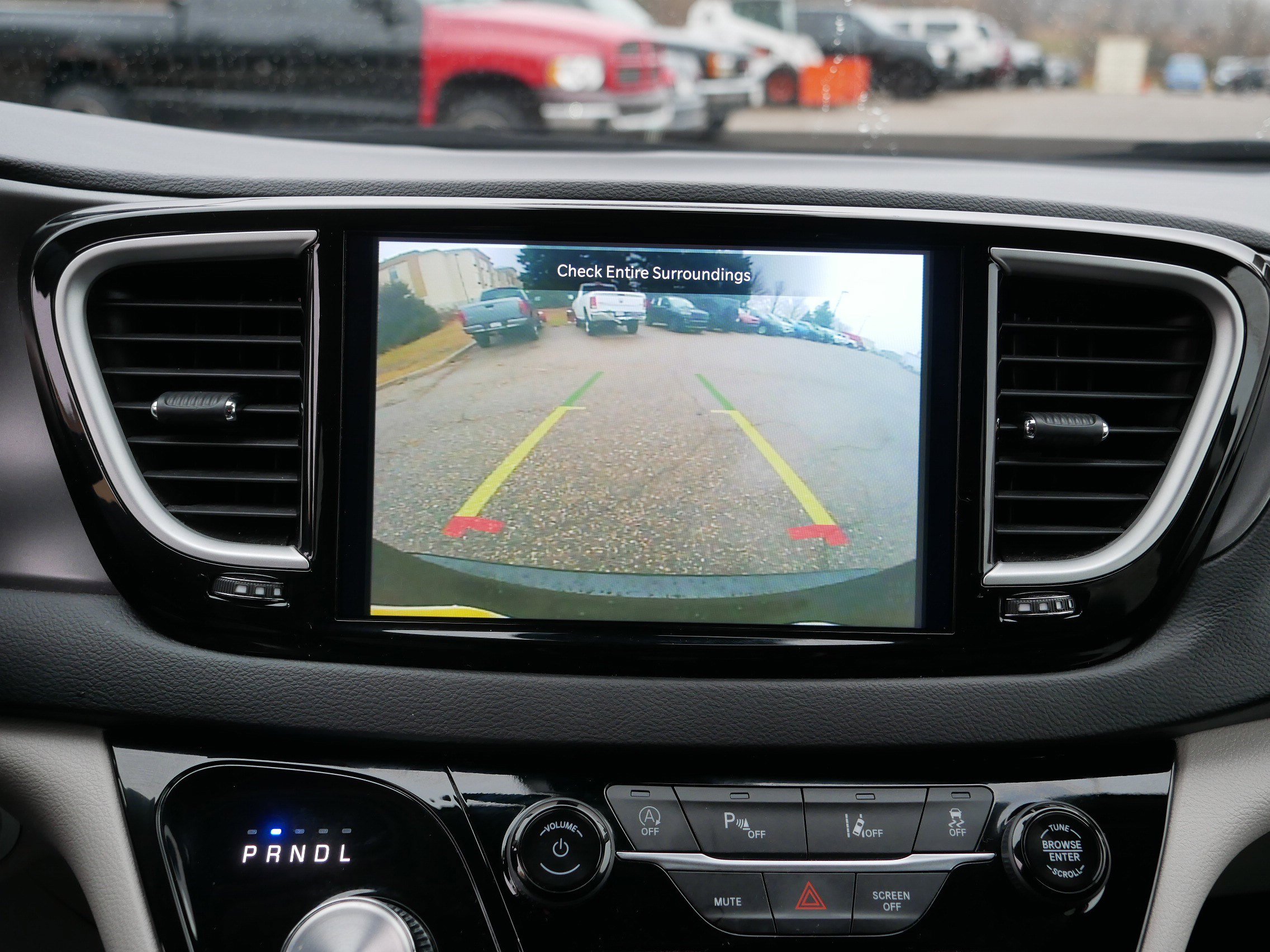 Certified 2024 Chrysler Pacifica Touring-L image 27