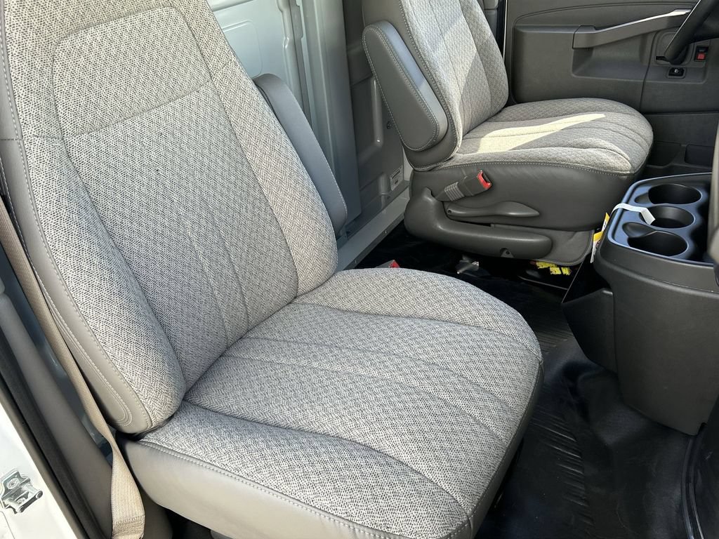 New 2025 GMC Savana 3500 w/ Power Convenience Package RWD image 27