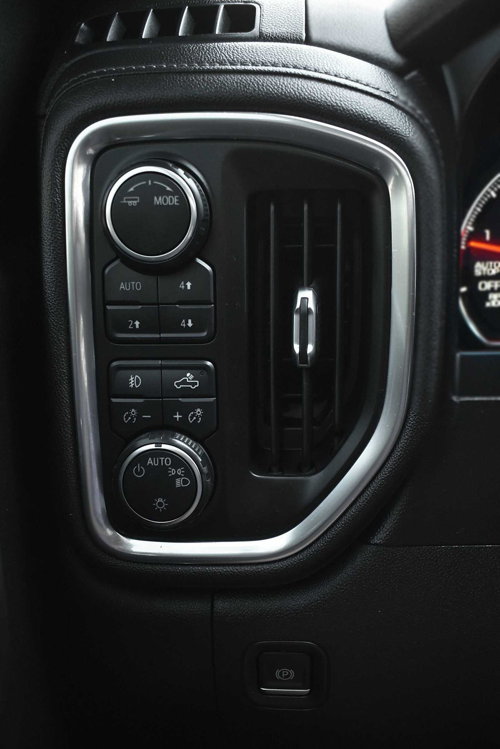 Used 2020 Chevrolet Silverado 1500 LT Trail Boss AWD/4WD image 19