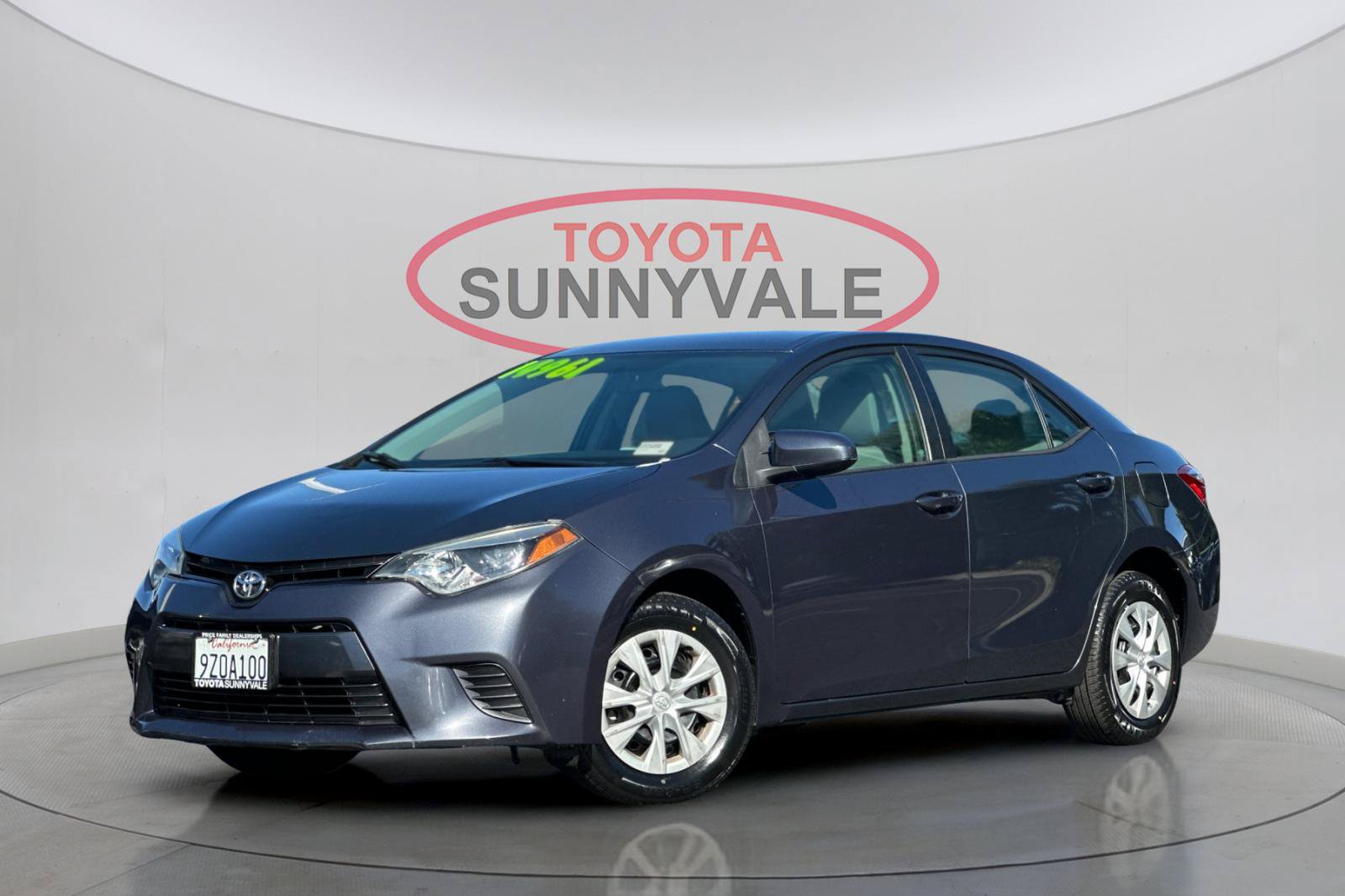 Used 2016 Toyota Corolla LE FWD image 2