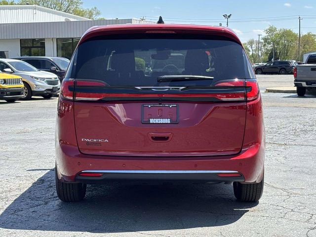 New 2027 Chrysler Pacifica Select FWD image 32