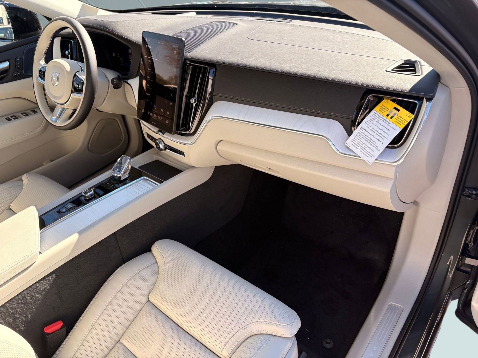 New 2026 Volvo XC60 B5 Ultra w/ Climate Package image 27