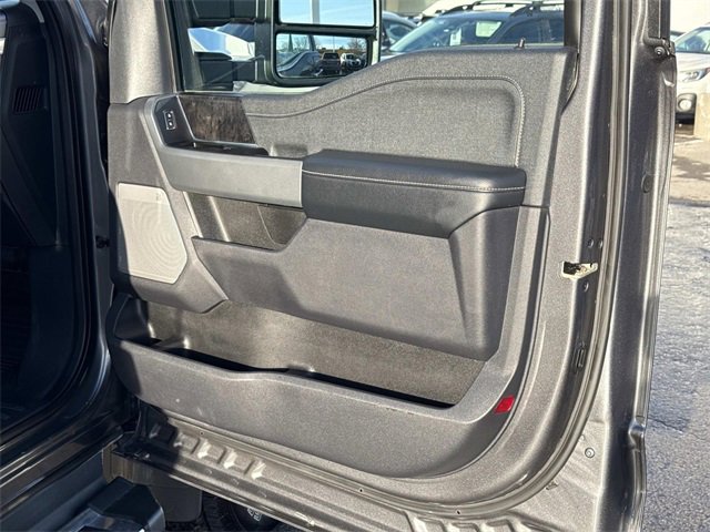Used 2023 Ford F350 Lariat w/ Chrome Package image 19