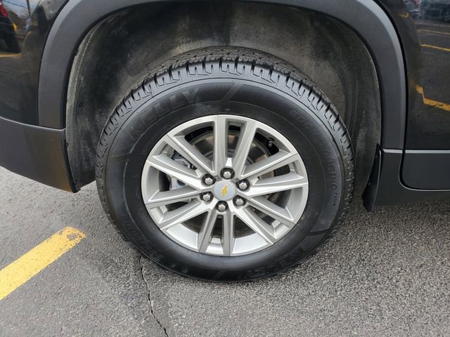 Used 2023 Chevrolet Traverse LT image 9