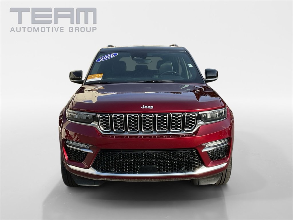 Used 2025 Jeep Grand Cherokee Summit image 2