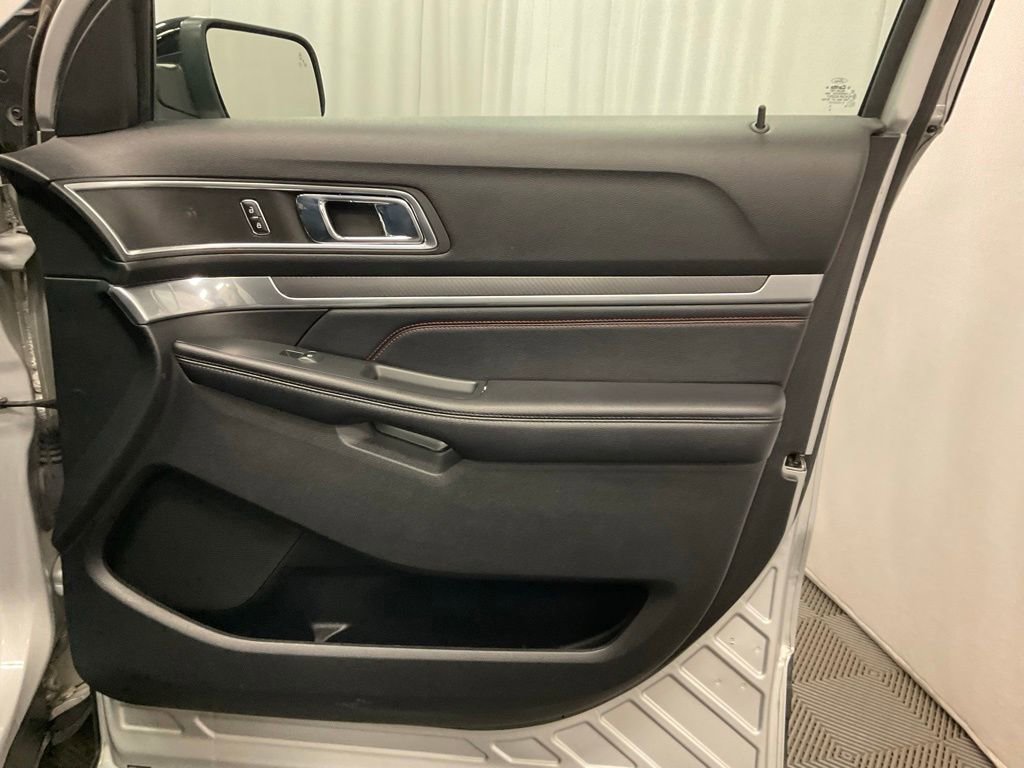 Used 2016 Ford Explorer Sport w/ Equipment Group 401A AWD/4WD image 29