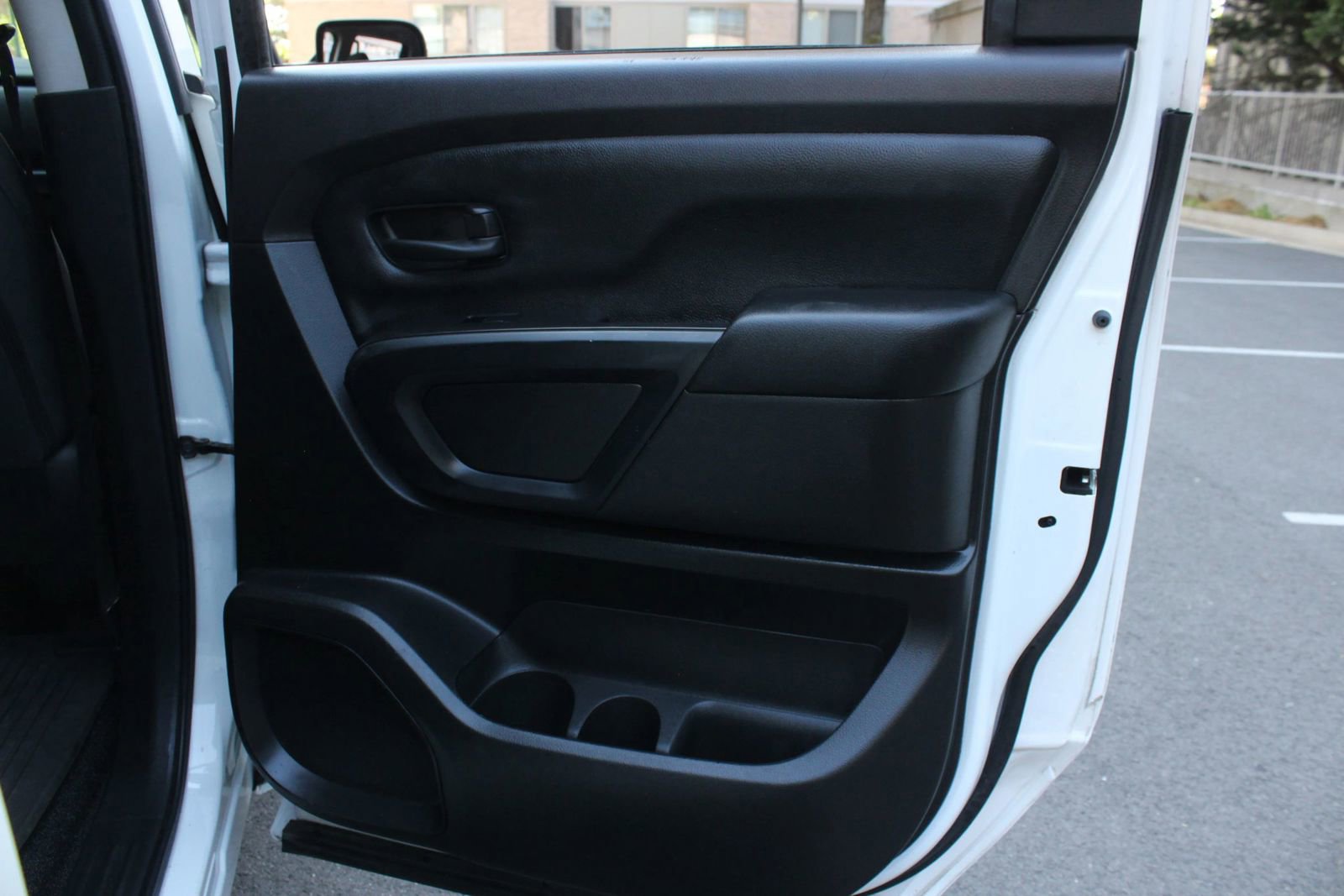 Used 2022 Nissan Titan S w/ S Utility Package image 21