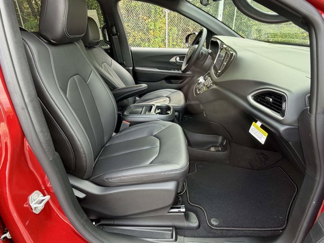 New 2027 Chrysler Pacifica LX FWD image 27
