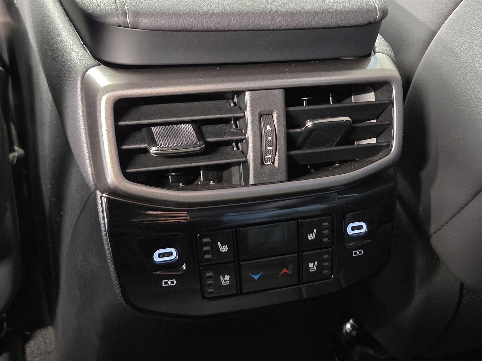 Used 2024 Lexus RX 500h F Sport w/ Convenience Package image 12