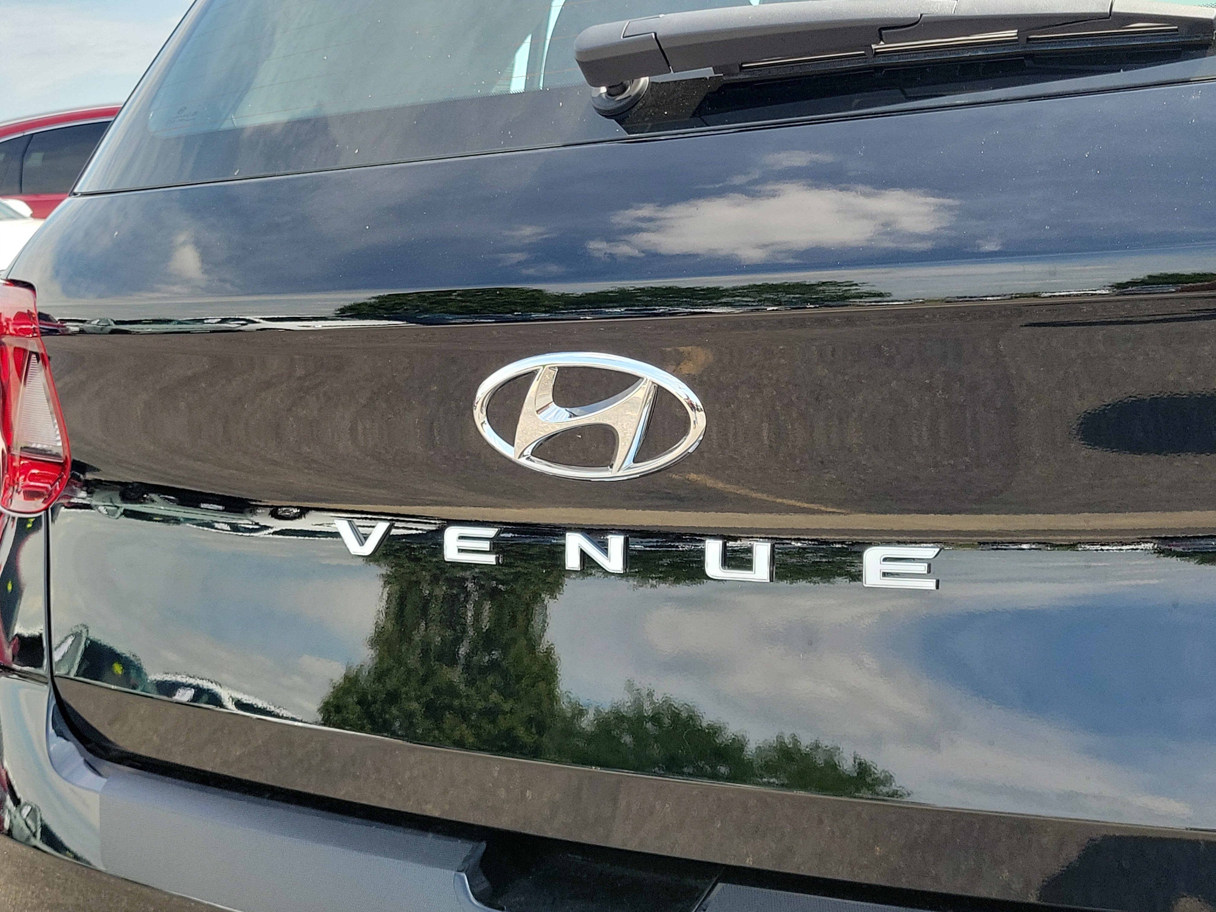 New 2026 Hyundai Venue SEL FWD image 6