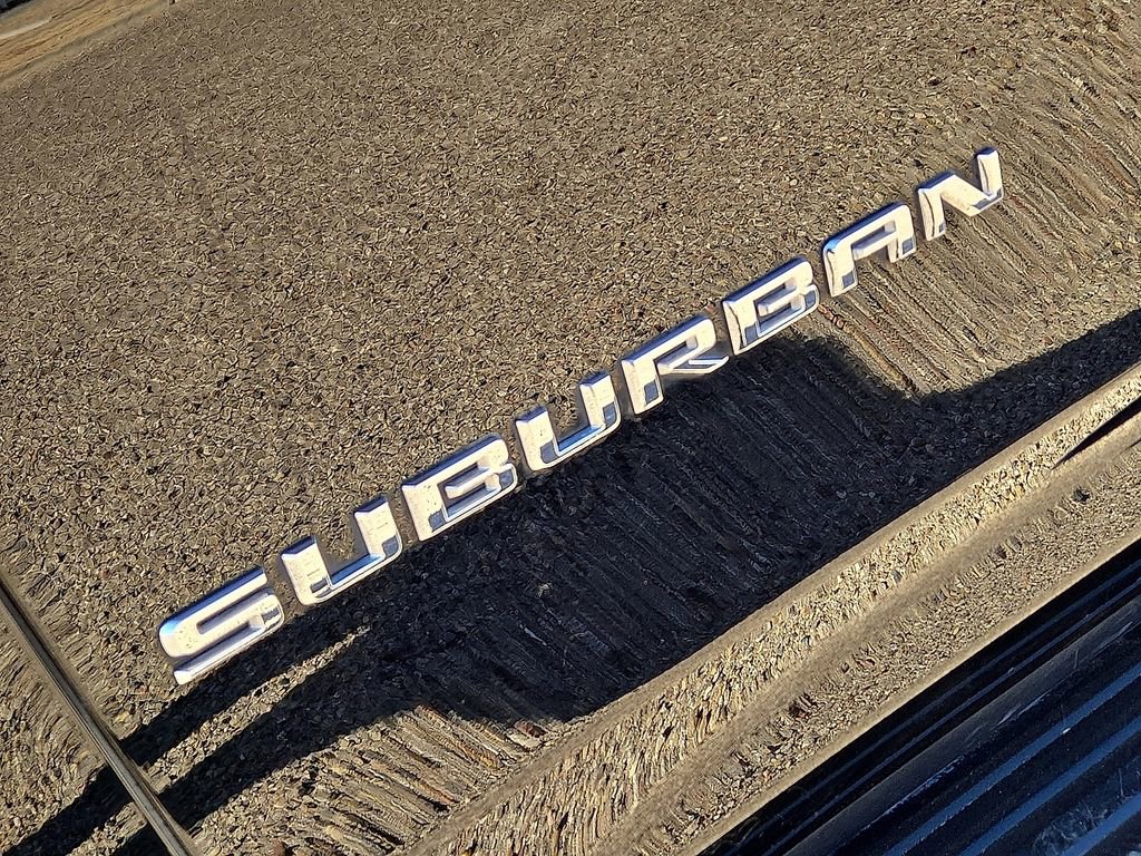 Used 2023 Chevrolet Suburban LT image 12