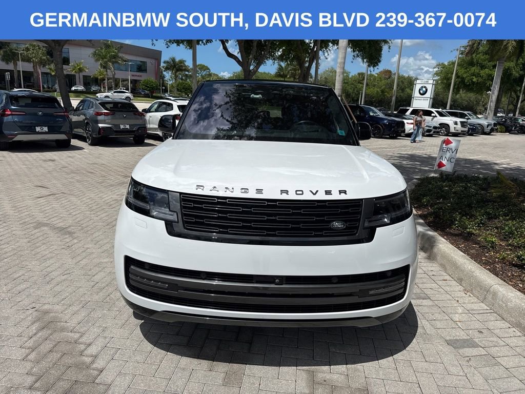 Used 2022 Land Rover Range Rover SE image 2