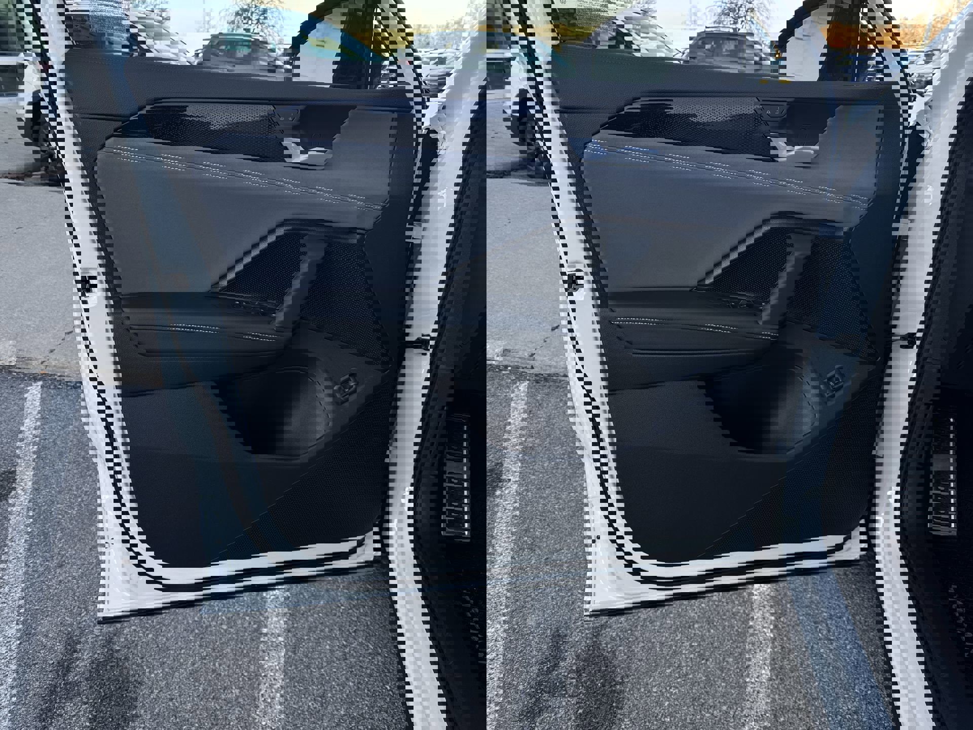 New 2026 Volkswagen Tiguan SE R-Line image 23