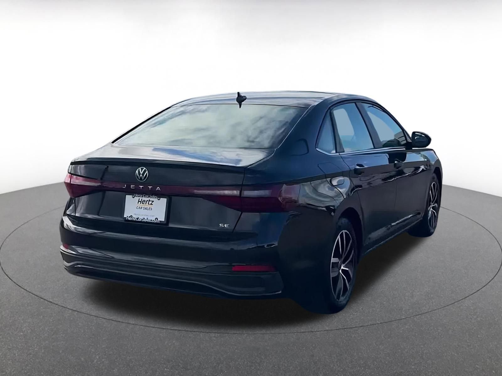 Used 2025 Volkswagen Jetta SE image 15