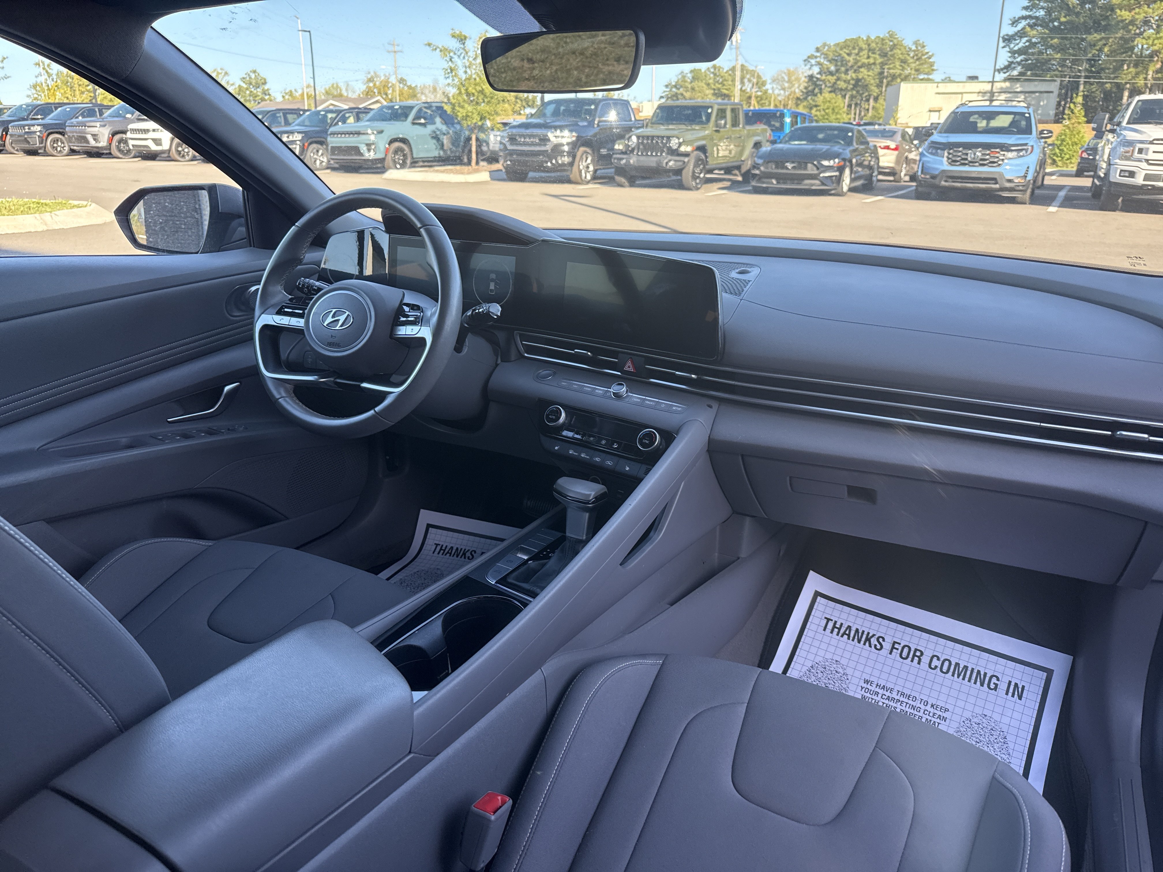 Used 2023 Hyundai Elantra SEL FWD image 13