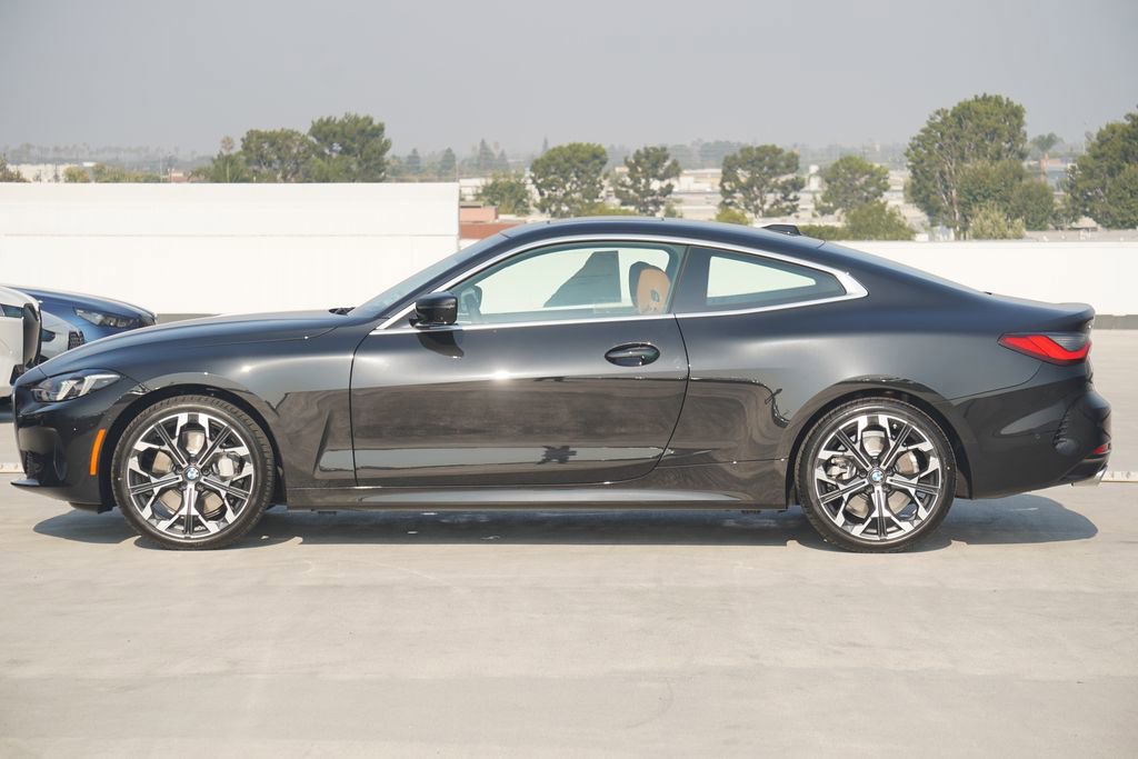Used 2026 BMW 430i xDrive Coupe w/ Parking Assistance Package AWD/4WD image 4