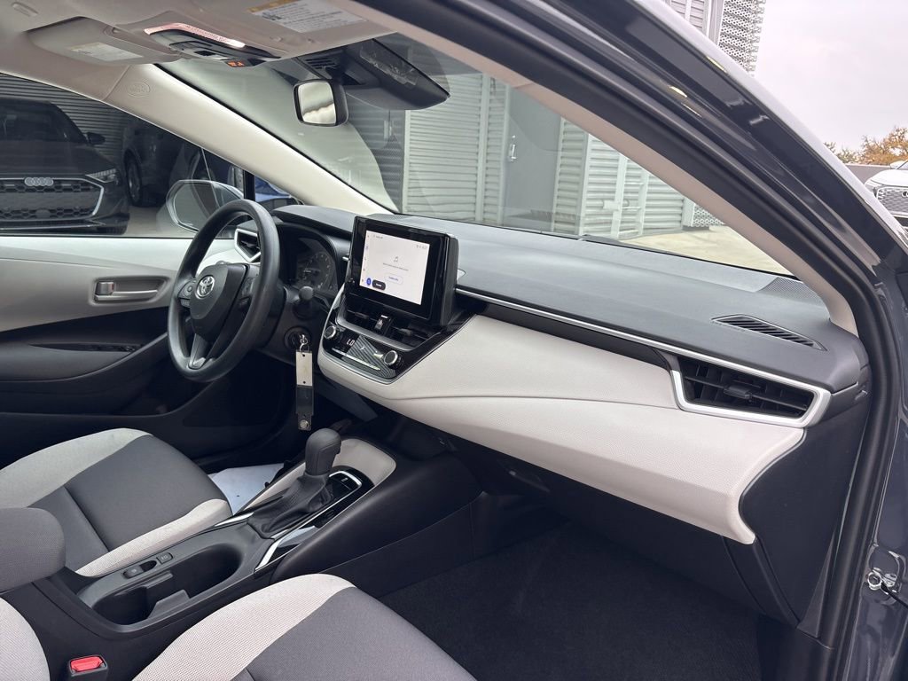 Used 2025 Toyota Corolla LE image 15