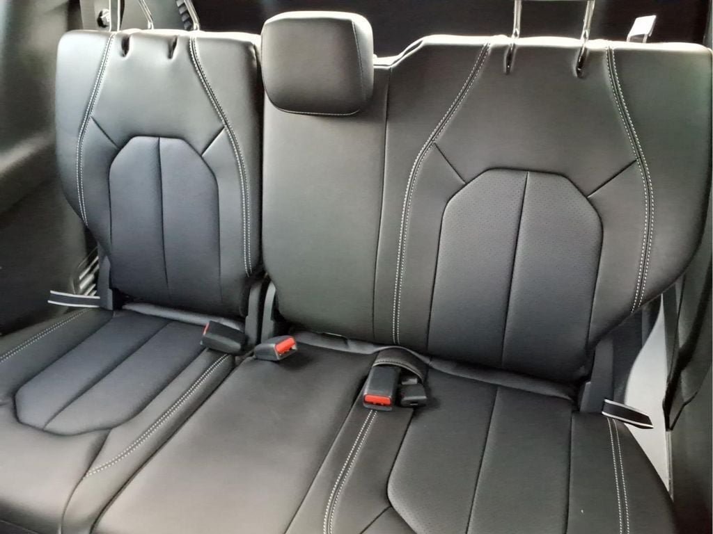 New 2027 Chrysler Pacifica LX FWD image 13