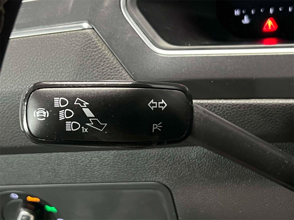 Used 2023 Volkswagen Tiguan SE R-Line image 26