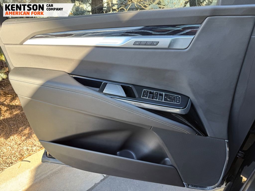 Used 2025 Cadillac Escalade ESV Sport image 24