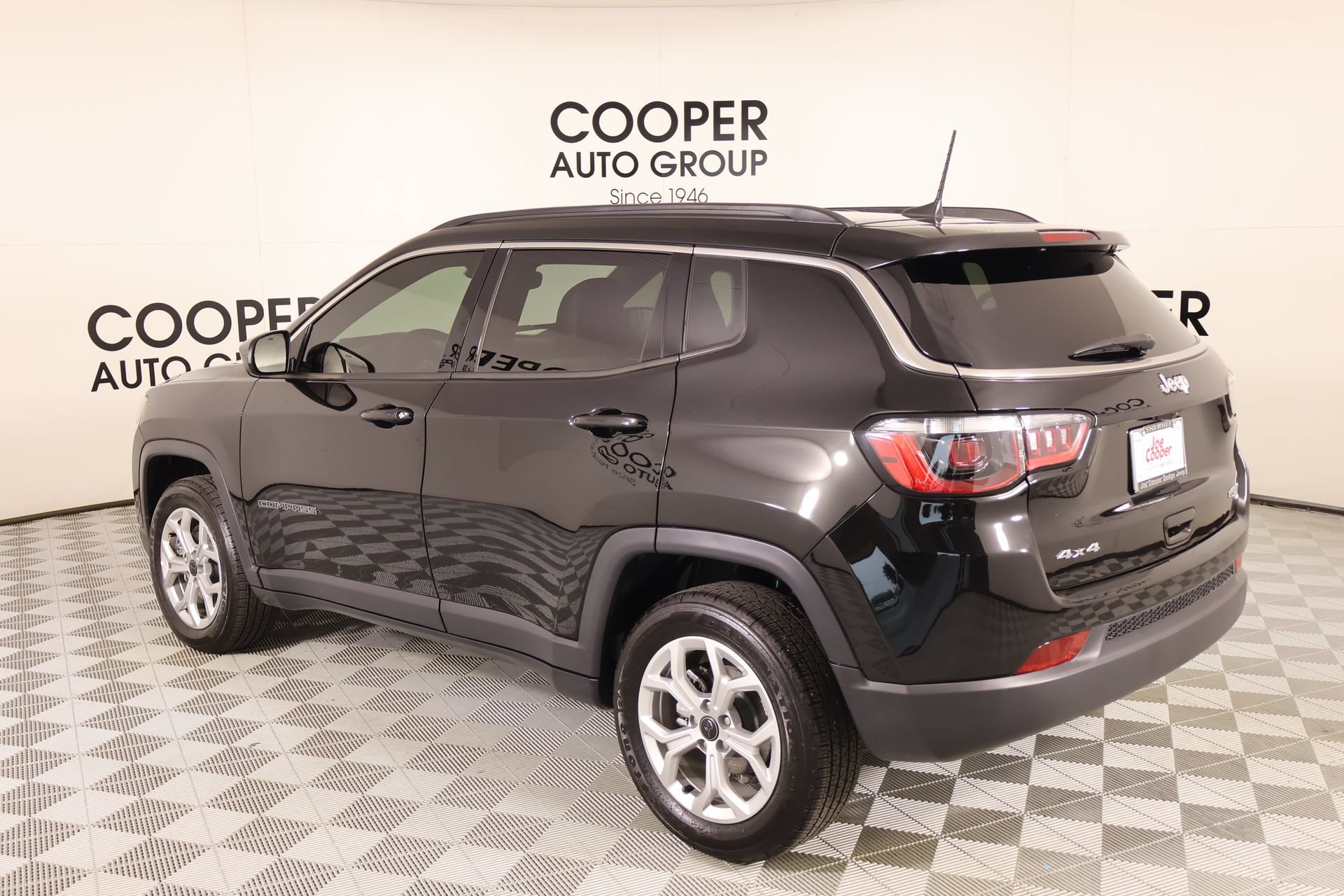 Used 2026 Jeep Compass Latitude AWD/4WD image 21