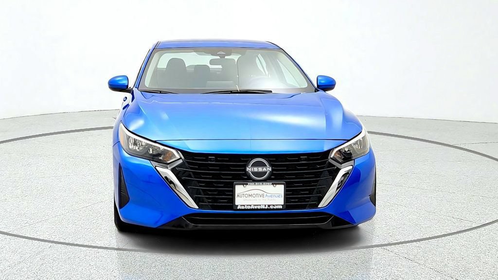Used 2024 Nissan Sentra SV FWD image 2