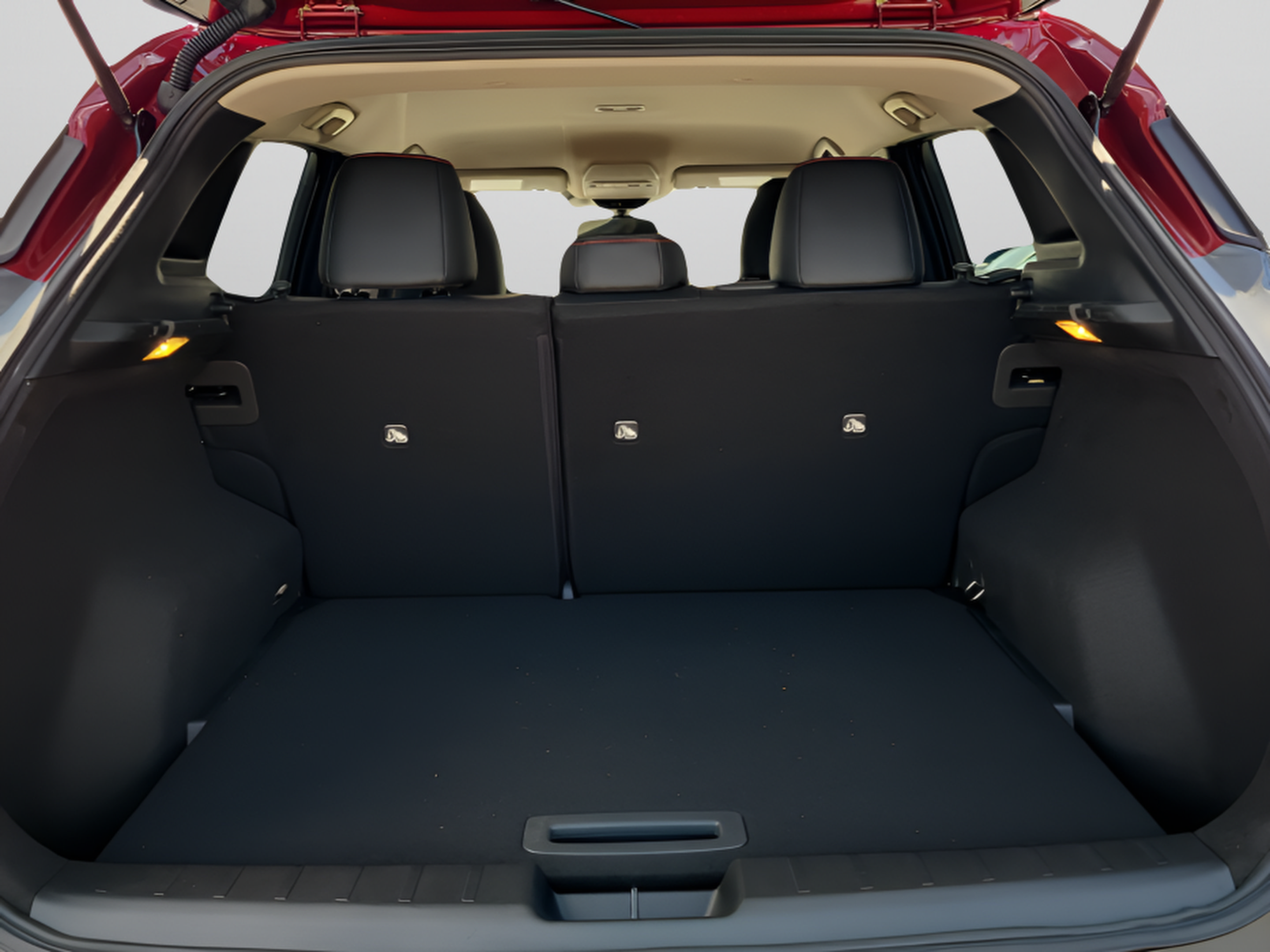 Certified 2025 Nissan Kicks SR FWD image 9