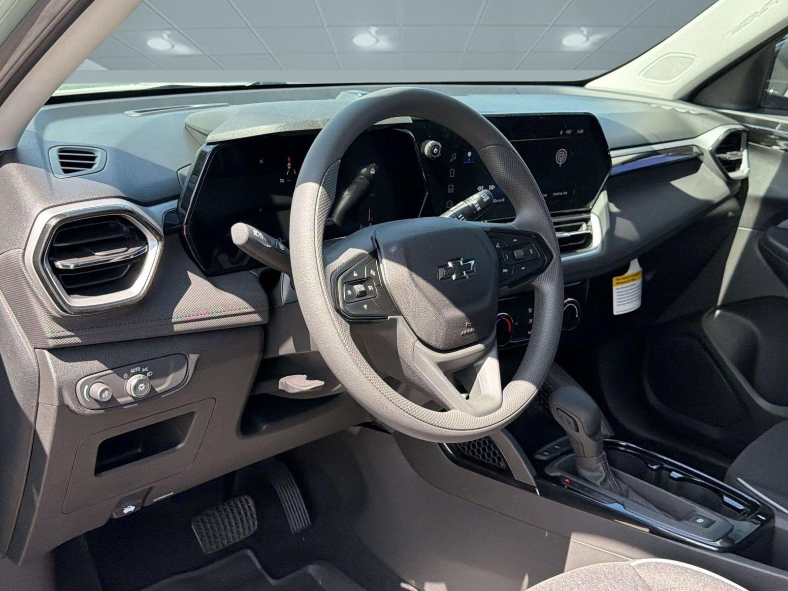 New 2026 Chevrolet TrailBlazer LT w/ Midnight Edition FWD image 4