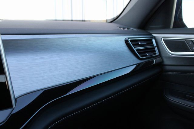 Used 2025 Volkswagen Atlas Cross Sport SE image 19