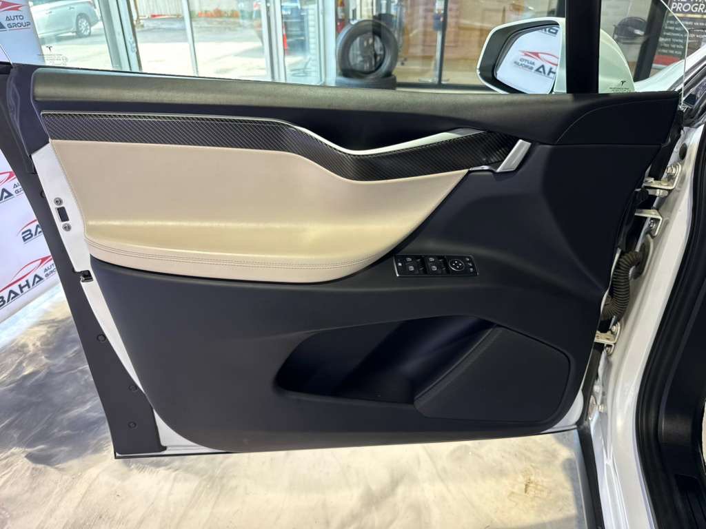 Used 2017 Tesla Model X 75D AWD/4WD image 37