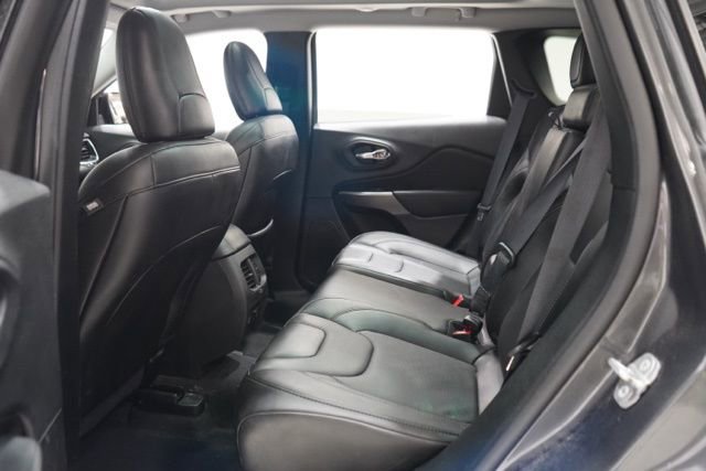 Used 2022 Jeep Cherokee Limited image 32