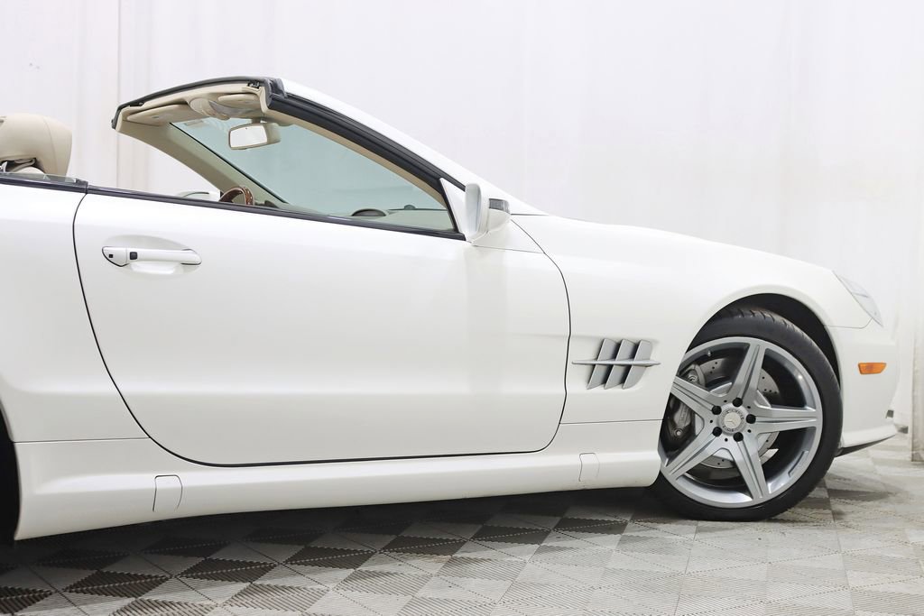 Used 2011 Mercedes-Benz SL 550 image 11