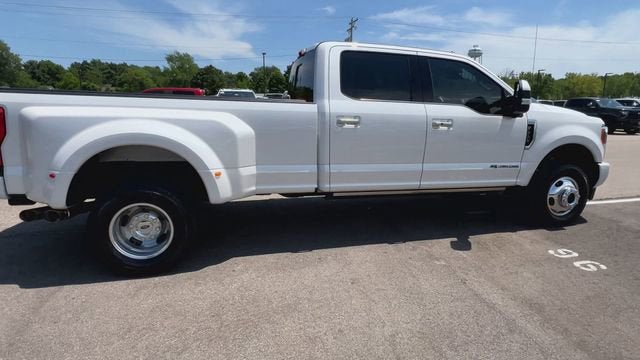 Used 2019 Ford F350 Limited AWD/4WD image 9