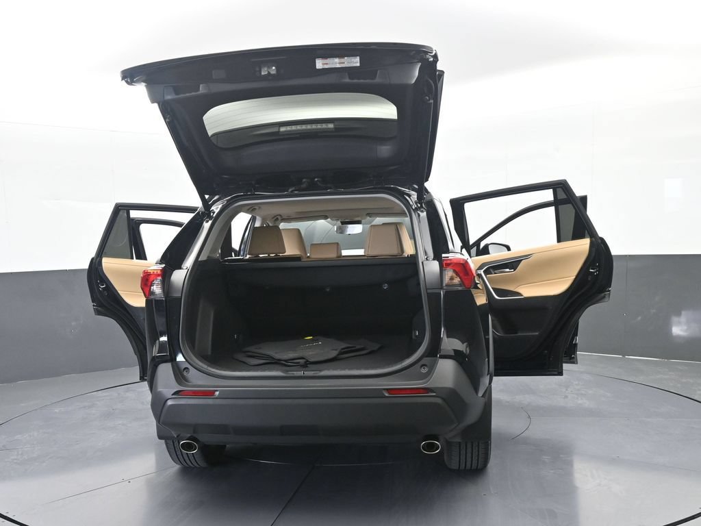Used 2025 Toyota RAV4 XLE Premium FWD image 77
