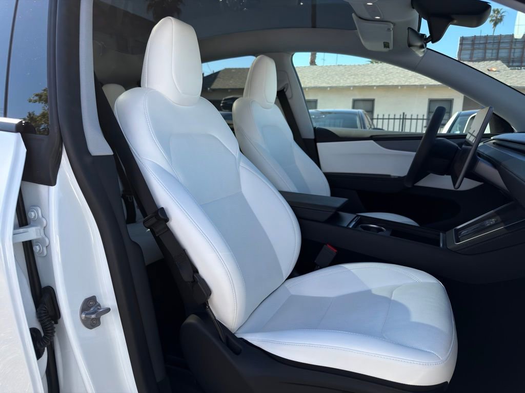 Used 2026 Tesla Model Y Long Range image 31