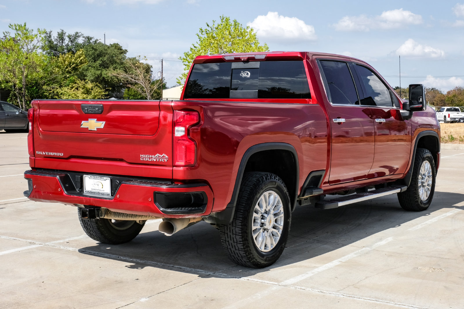 Used 2023 Chevrolet Silverado 2500 High Country w/ Technology Package AWD/4WD image 9