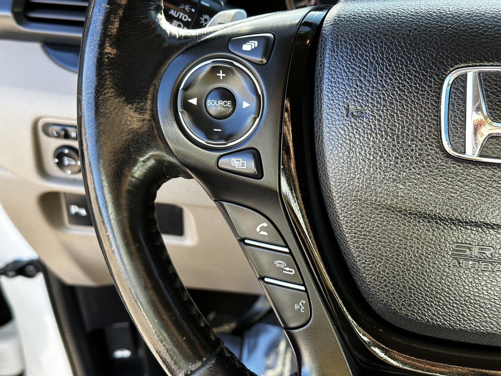 Used 2016 Honda Pilot Touring image 28